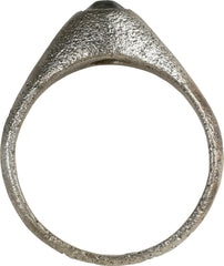 FINE EUROPEAN NOBLE WOMAN’S RING C.1300, SIZE 8 ¼ - Fagan Arms