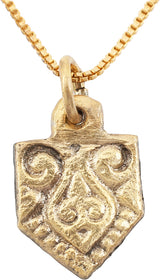 EUROPEAN WOMAN'S PENDANT NECKLACE C.1250-1450