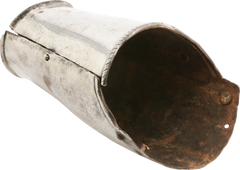ITALIAN RIGHT VAMBRACE C.1580-1600 - Fagan Arms