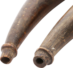 PAIR OF REVOLUTIONARY WAR POWDER HORNS - Fagan Arms