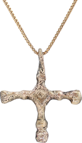 EUROPEAN CONVERT’S CROSS NECKLACE, C.800-1000 AD