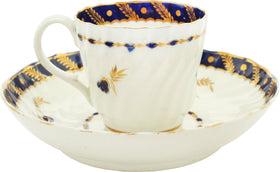 FIRST PERIOD WORCESTER TEA CUP AND SAUCER