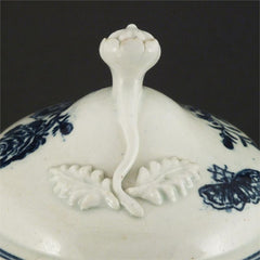 FIRST PERIOD WORCESTER COVERED SUGAR BOWL C.1751-83 - Fagan Arms