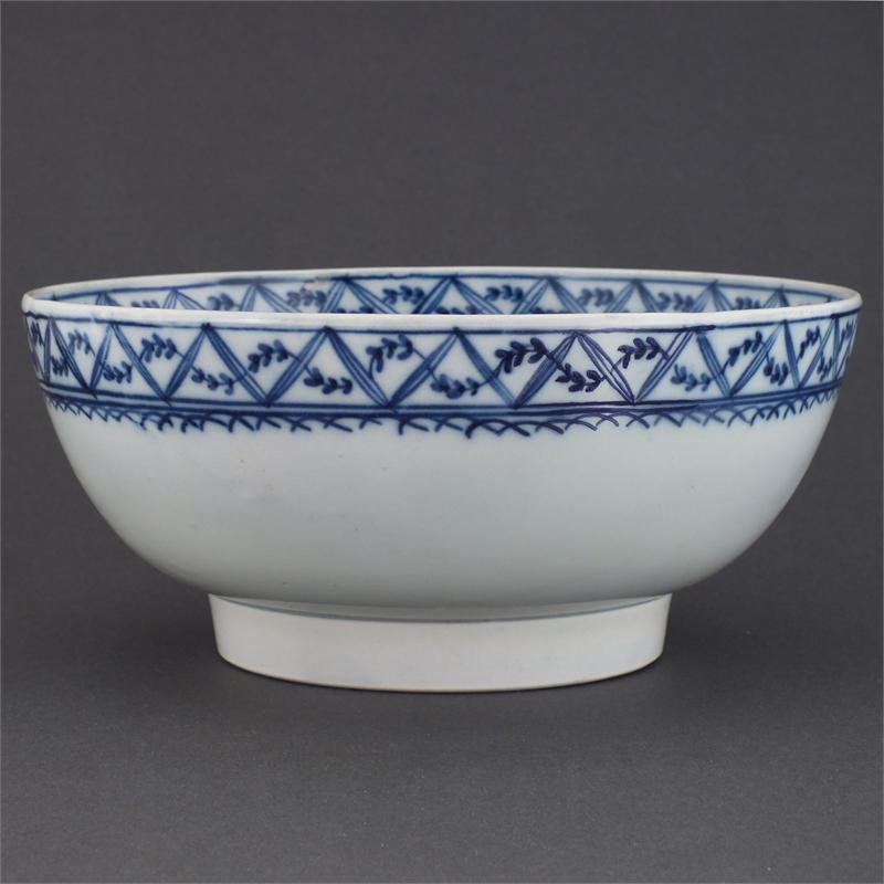 Large English Export Porcelain Bowl - Product