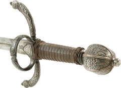 MAGNIFICENT SWEPT HILT RAPIER AND COMPANION LEFT HAND DAGGER - Fagan Arms